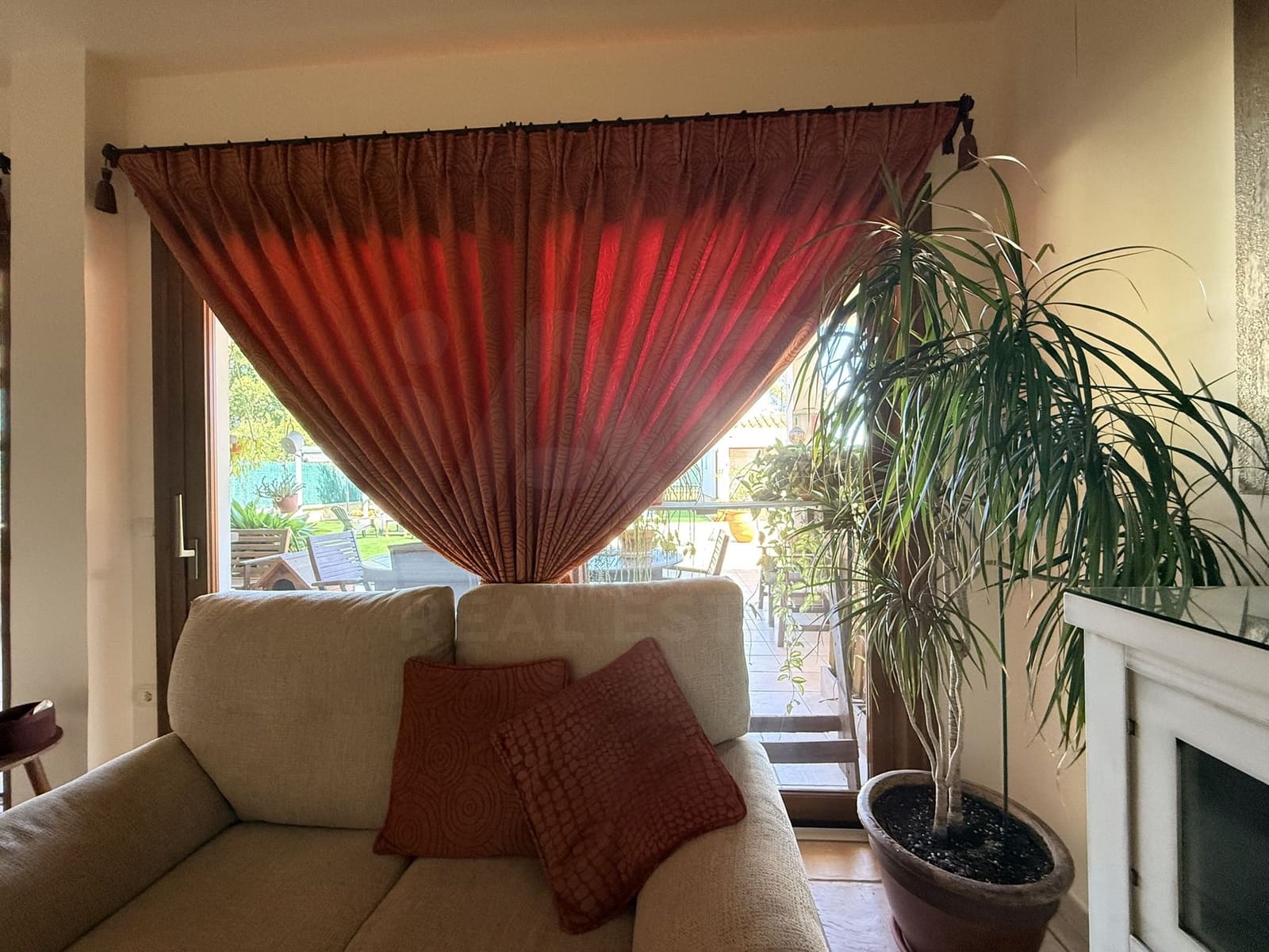 Chalet de 3 habitaciones en Huelva ciudad en venta con piscina - 480.000 € (Ref: 9987390)