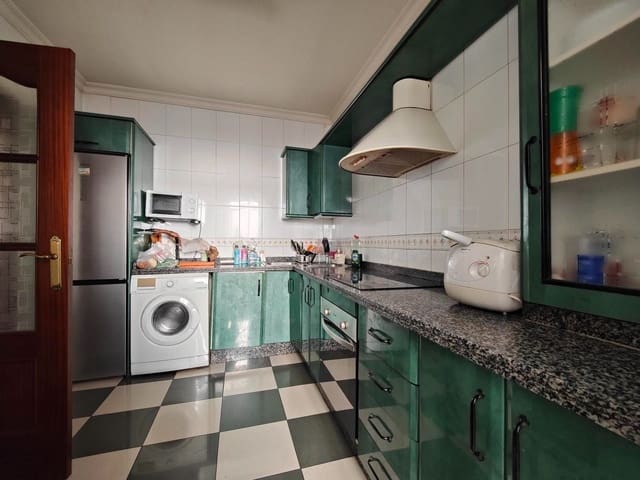 3 sovrum Lägenhet till salu i Huelva stad - 120 000 € (Ref: 9987391)