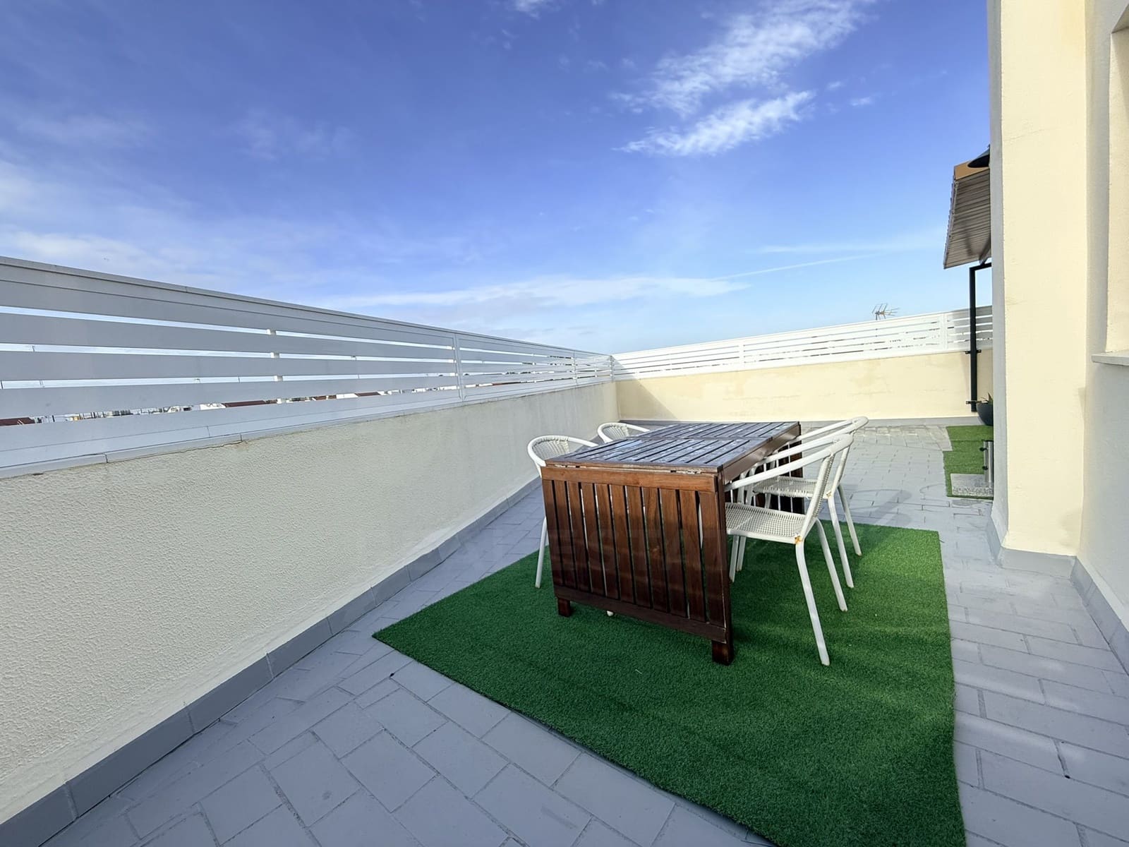 4 sypialnia Dom szeregowy na sprzedaż w Miasto Huelva z garażem - 215 000 € (Ref: 9987392)