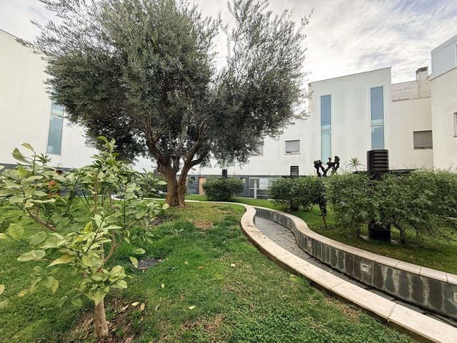 4 soverom Rekkehus til salgs i Huelva by med garasje - € 215 000 (Ref: 9987392)