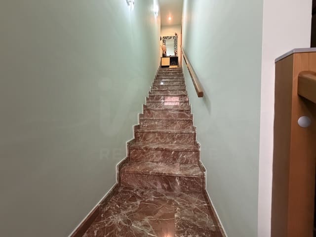 4 camera da letto Villetta a Schiera in vendita in Lleida città con garage - 185.000 € (Rif: 9987393)