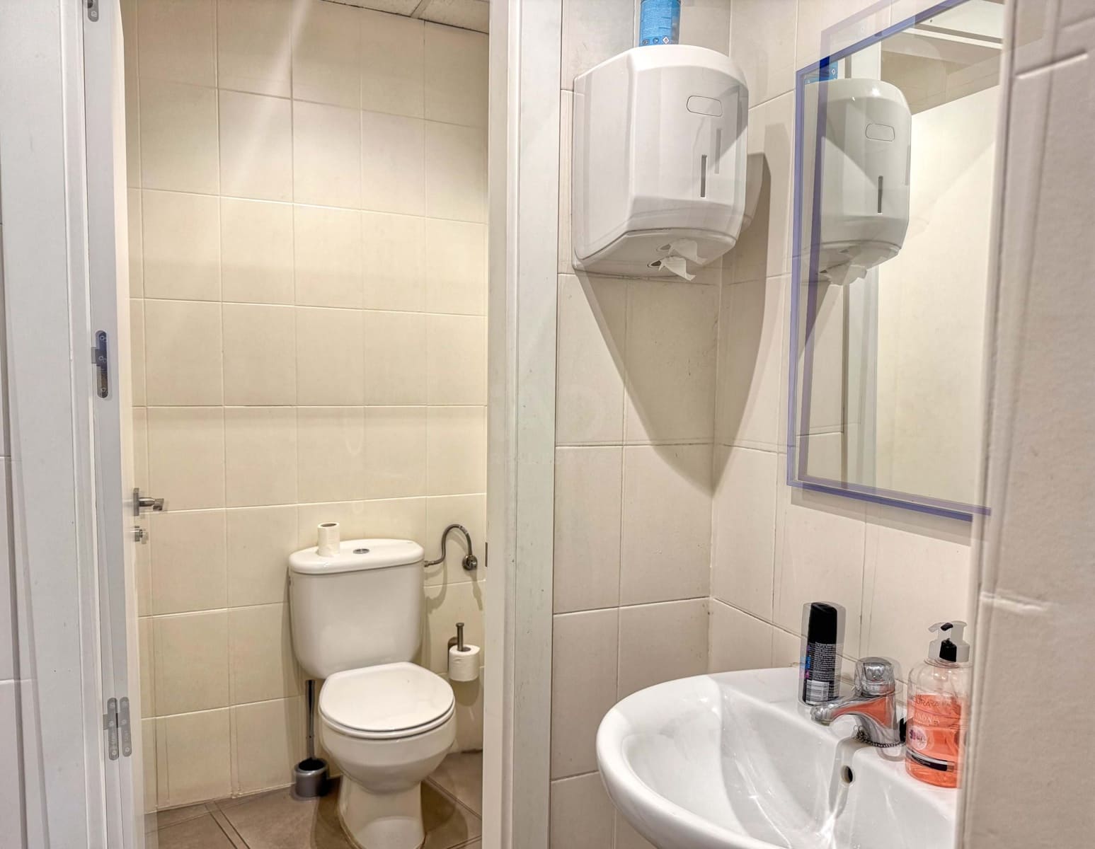 Kommersiell till salu i Madrid stad - 1 225 000 € (Ref: 9987395)