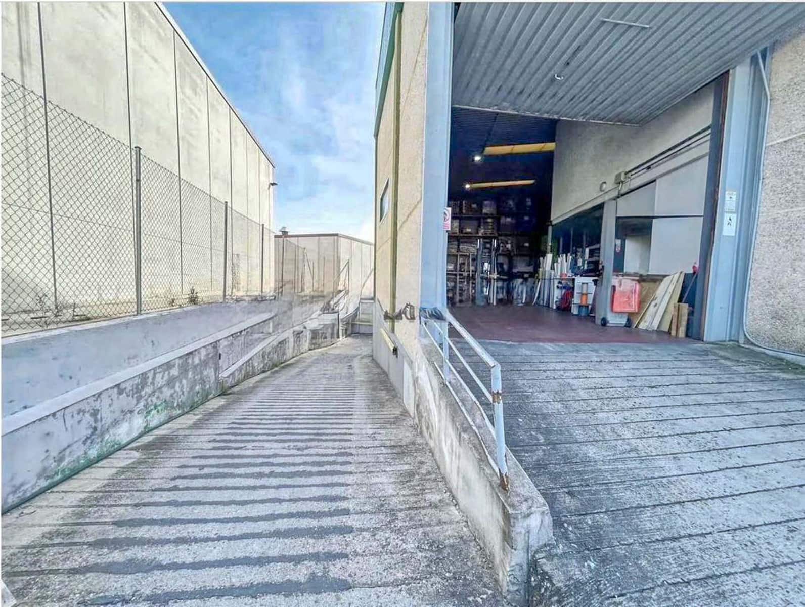 Kommersiell till salu i Madrid stad - 1 225 000 € (Ref: 9987395)