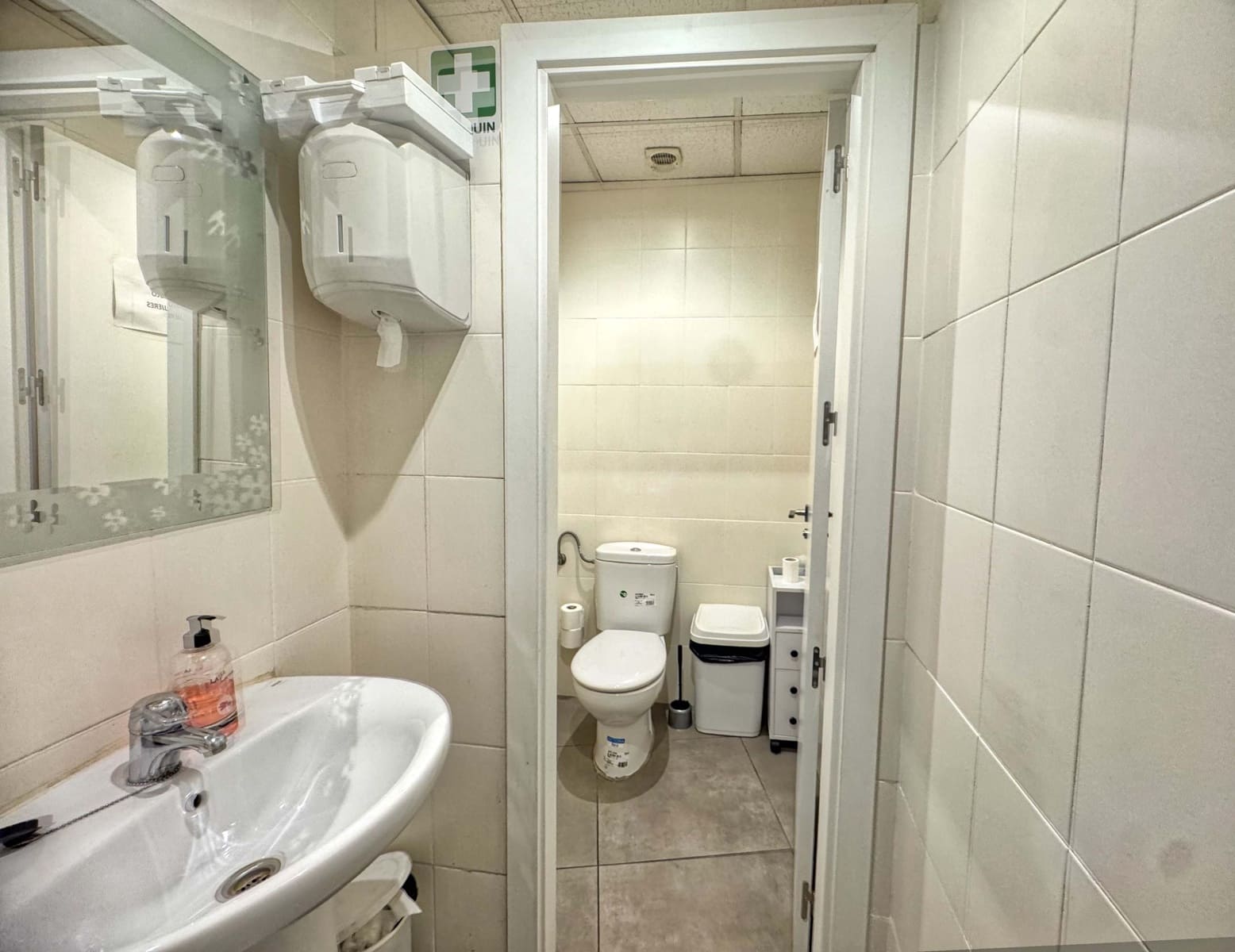 Kommersiell till salu i Madrid stad - 1 225 000 € (Ref: 9987395)
