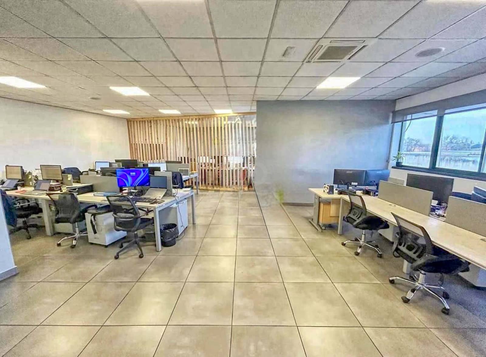 Kommersiell till salu i Madrid stad - 1 225 000 € (Ref: 9987395)
