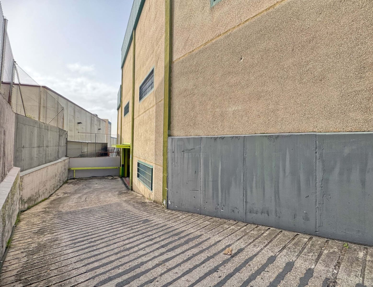 Kommersiell till salu i Madrid stad - 1 225 000 € (Ref: 9987395)