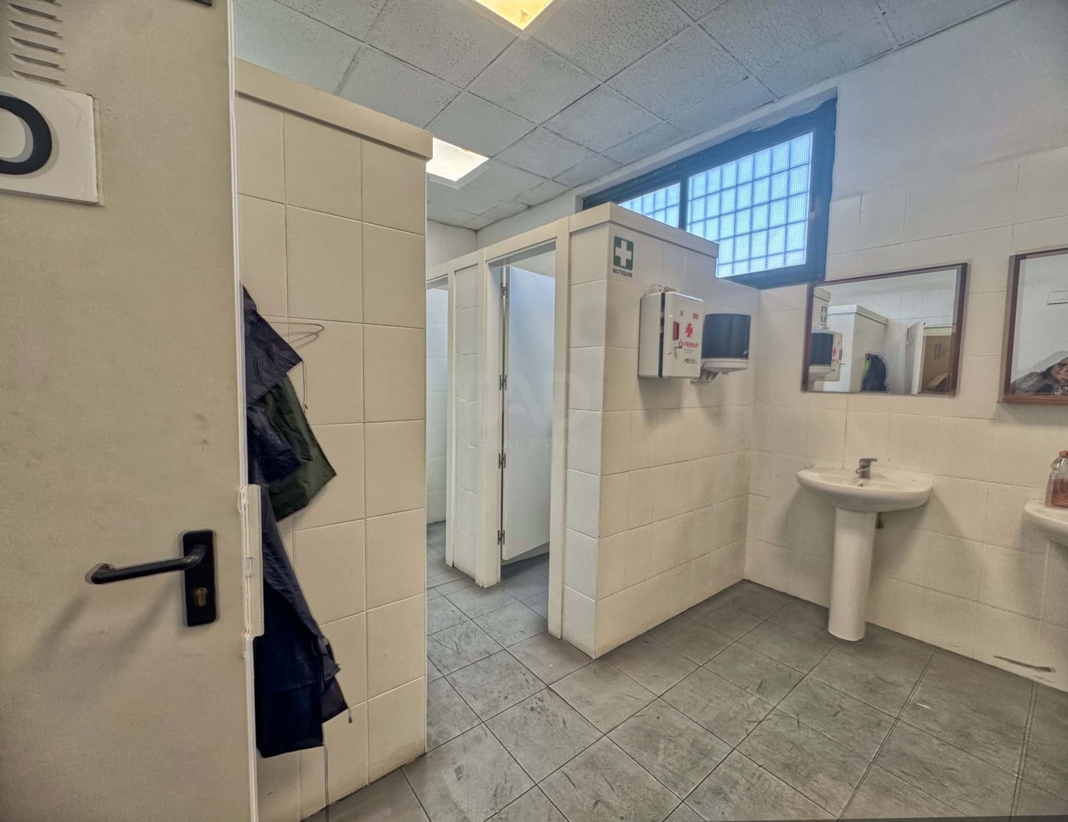 Kommersiell till salu i Madrid stad - 1 225 000 € (Ref: 9987395)