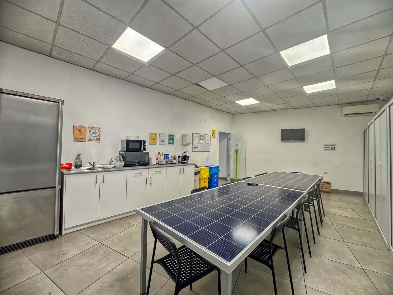 Kommersiell till salu i Madrid stad - 1 225 000 € (Ref: 9987395)