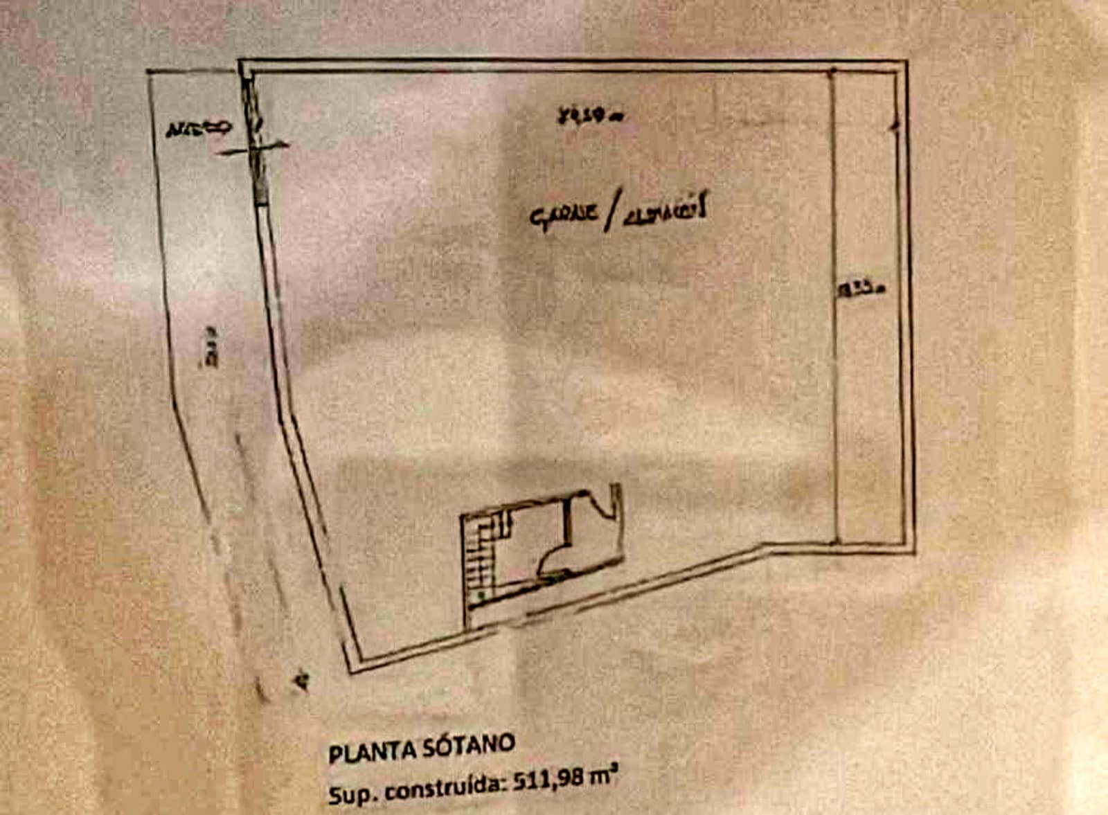 Kommersiell till salu i Madrid stad - 1 225 000 € (Ref: 9987395)