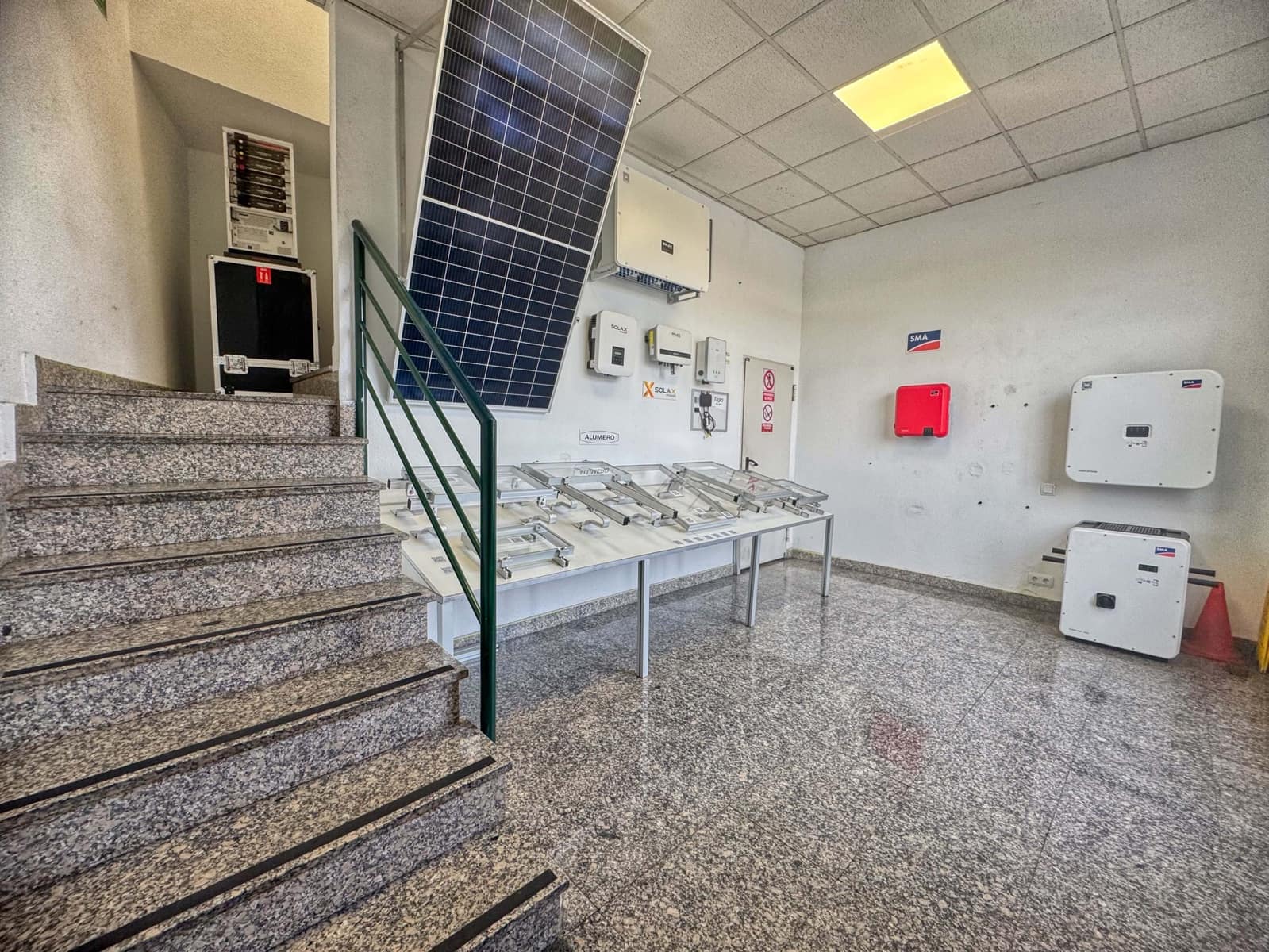 Kommersiell till salu i Madrid stad - 1 225 000 € (Ref: 9987395)
