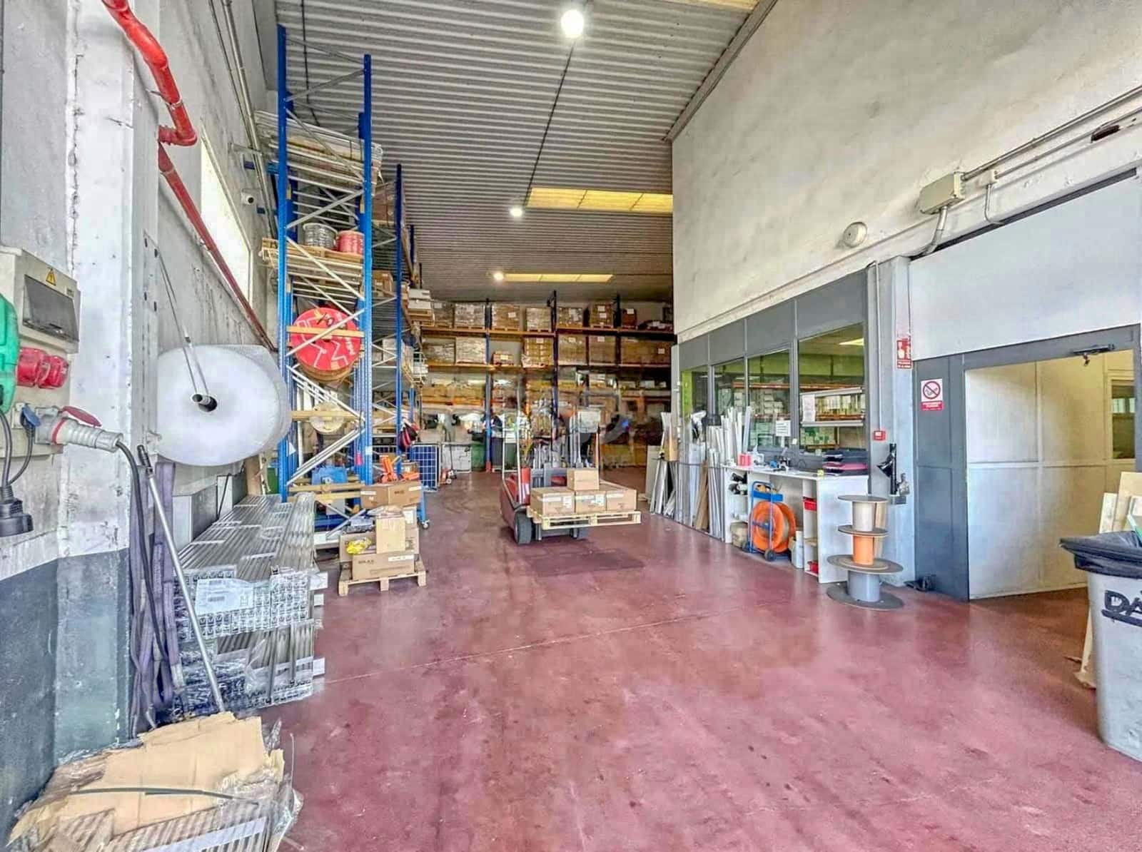 Kommersiell till salu i Madrid stad - 1 225 000 € (Ref: 9987395)
