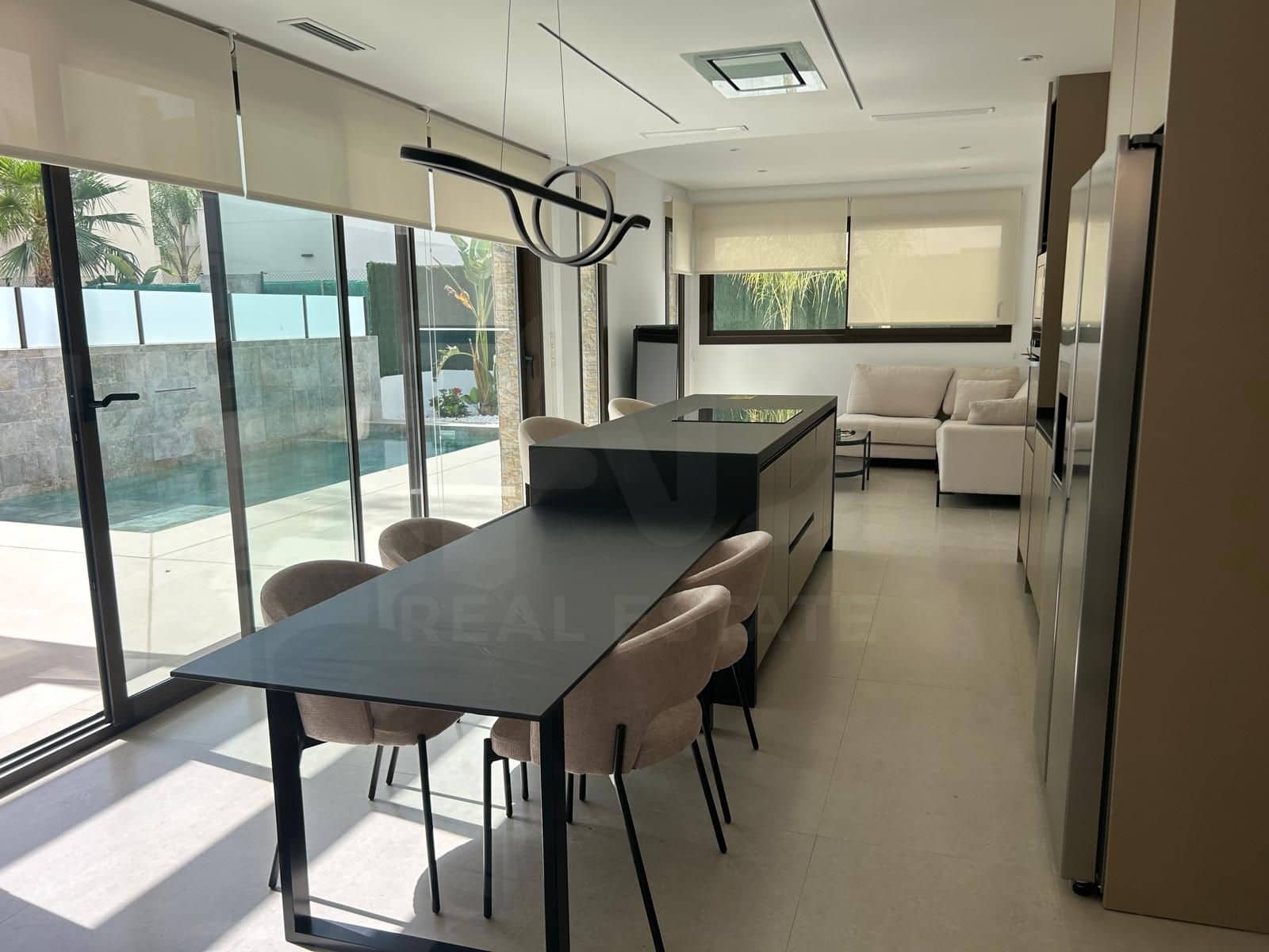 3 chambre Villa/Maison Mitoyenne à vendre à Alicante ville avec piscine - 439 000 € (Ref: 9987398)