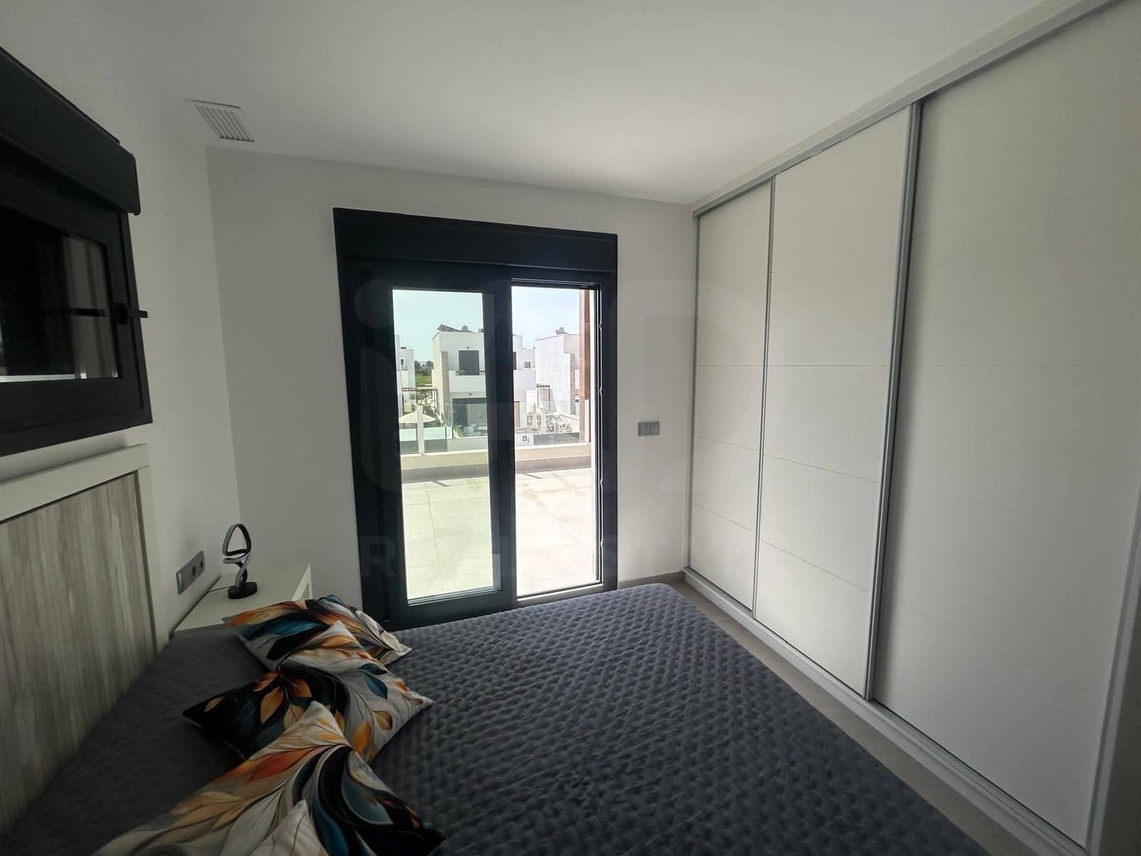 3 chambre Villa/Maison Mitoyenne à vendre à Alicante ville avec piscine - 439 000 € (Ref: 9987398)