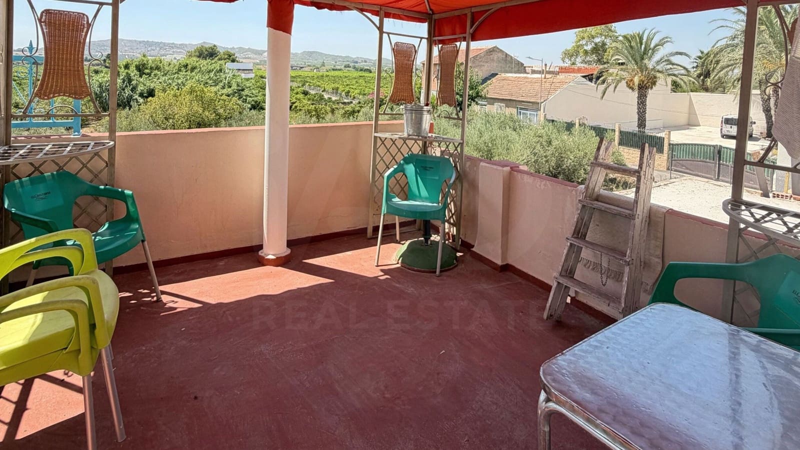 Adosado de 5 habitaciones en Almoradí en venta - 170.000 € (Ref: 9987402)