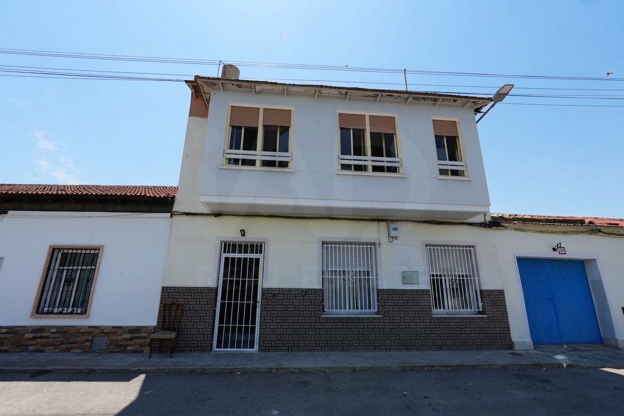 Adosado de 5 habitaciones en Almoradí en venta - 170.000 € (Ref: 9987402)