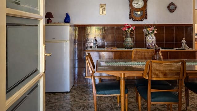 Adosado de 5 habitaciones en Almoradí en venta - 170.000 € (Ref: 9987402)