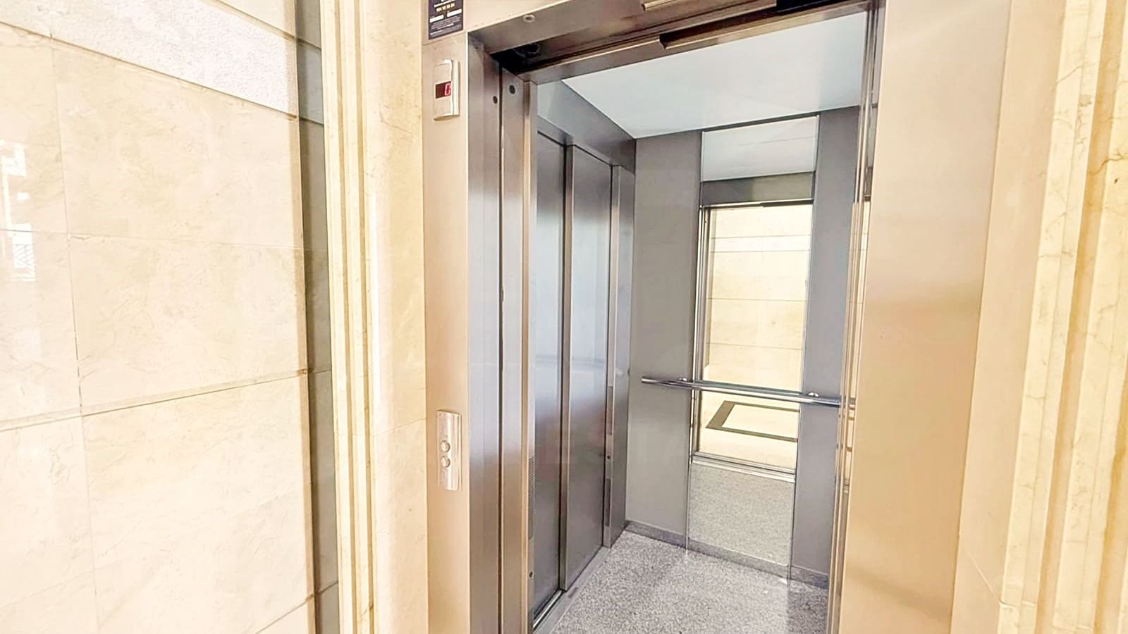 4 soverom Penthouse til salgs i Alicante by med svømmebasseng - € 800 000 (Ref: 9987403)
