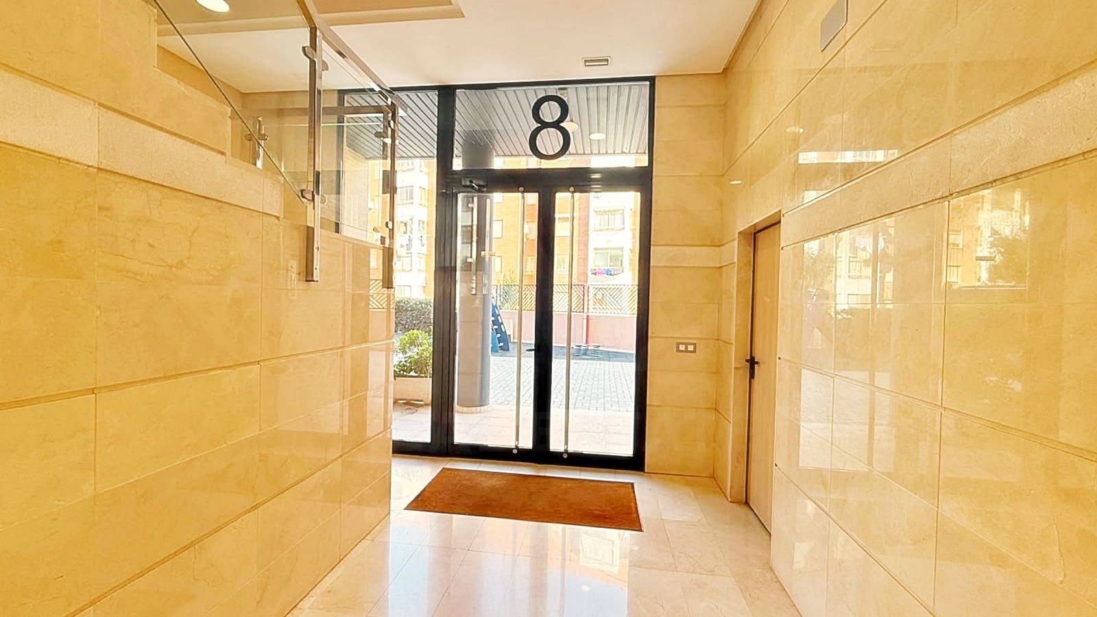 4 soverom Penthouse til salgs i Alicante by med svømmebasseng - € 800 000 (Ref: 9987403)