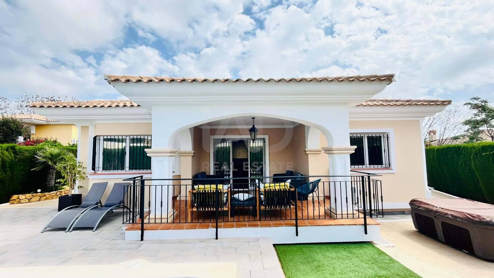 4 soveværelse Villa til salg i Muchamiel / Mutxamel med swimmingpool garage - € 545.000 (Ref: 9987406)