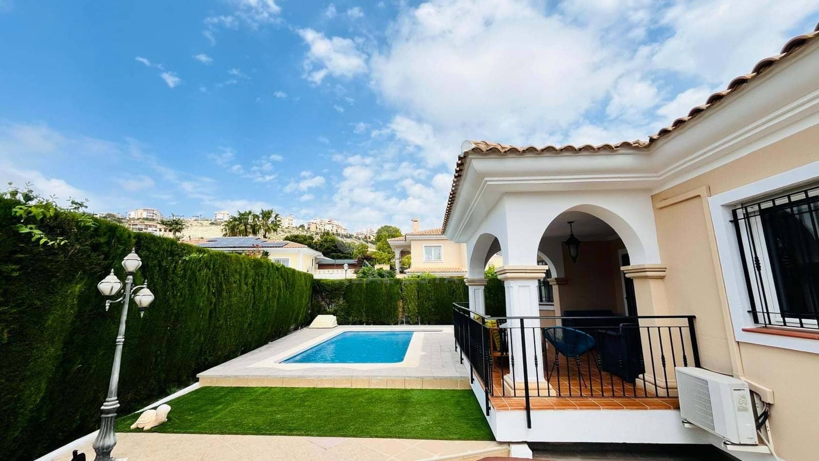 4 soveværelse Villa til salg i Muchamiel / Mutxamel med swimmingpool garage - € 545.000 (Ref: 9987406)