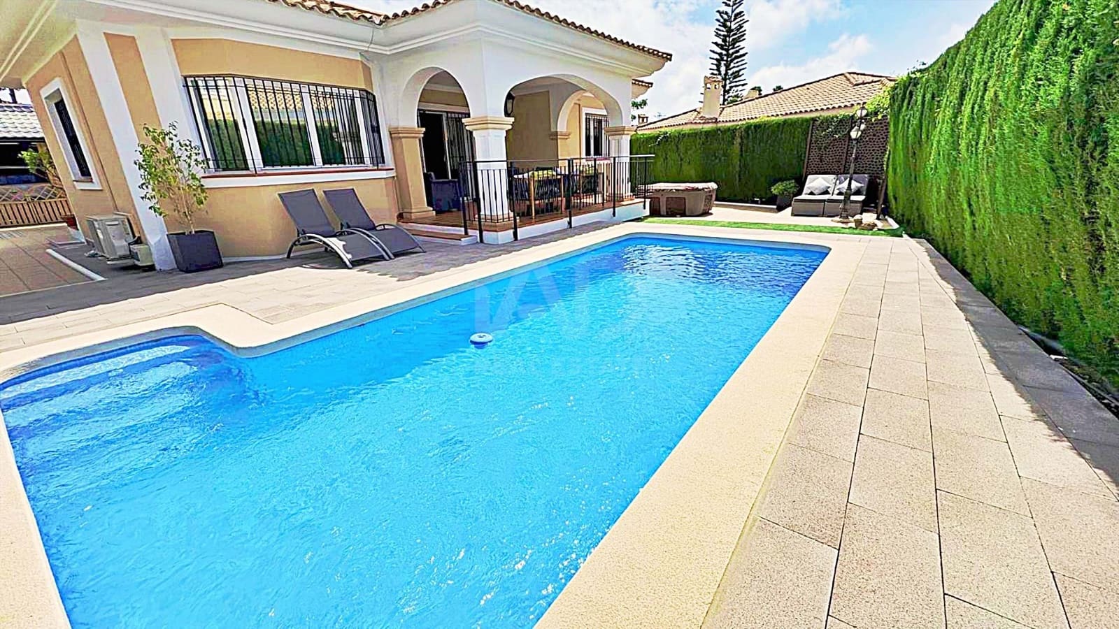 4 soveværelse Villa til salg i Muchamiel / Mutxamel med swimmingpool garage - € 545.000 (Ref: 9987406)