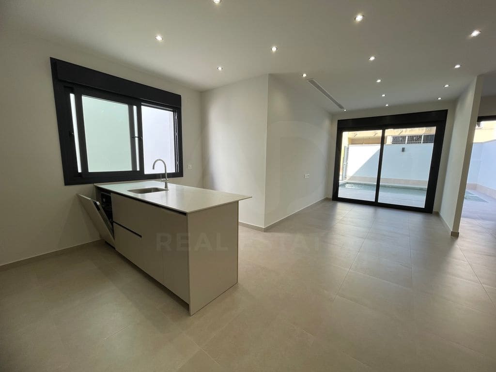 3 bedroom Terraced Villa for sale in Alicante / Alacant city with pool - € 359,900 (Ref: 9987409)