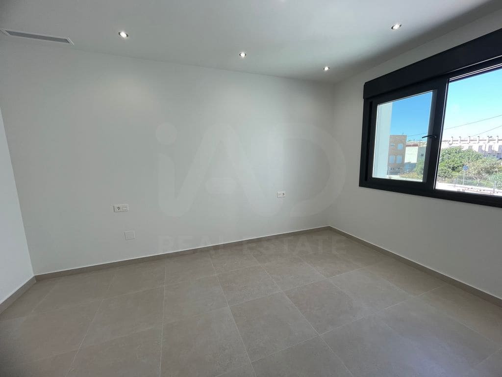 3 bedroom Terraced Villa for sale in Alicante / Alacant city with pool - € 359,900 (Ref: 9987409)