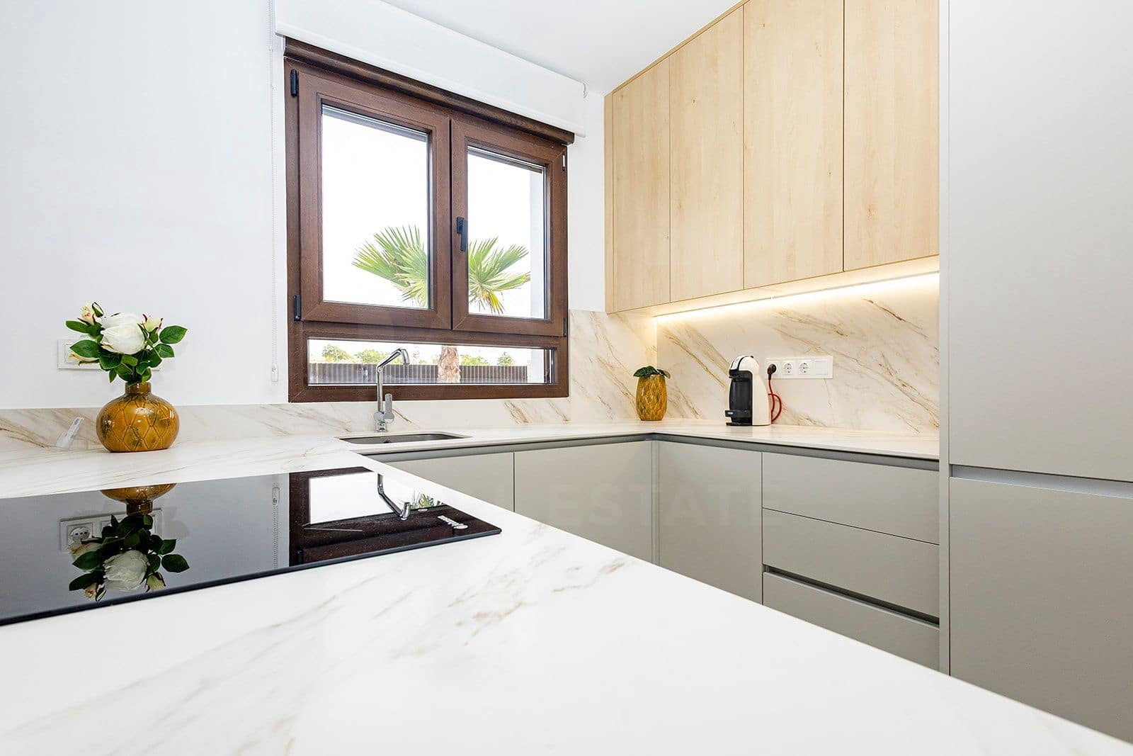 Chalet de 2 habitaciones en Orihuela en venta con piscina - 351.000 € (Ref: 9987415)