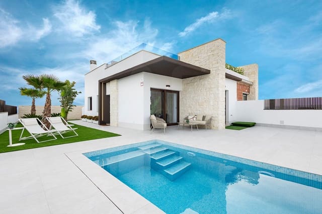 Chalet de 2 habitaciones en Orihuela en venta con piscina - 351.000 € (Ref: 9987415)