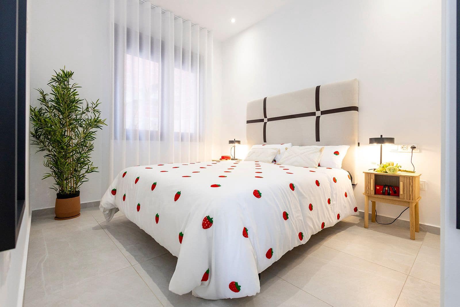 Chalet de 2 habitaciones en Orihuela en venta con piscina - 351.000 € (Ref: 9987415)