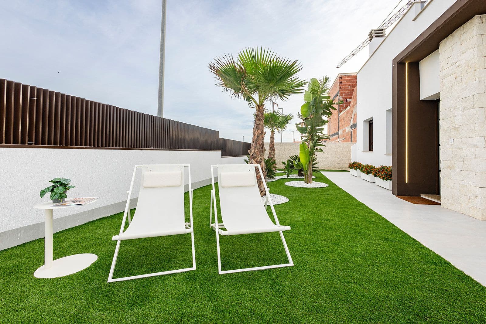 Chalet de 2 habitaciones en Orihuela en venta con piscina - 351.000 € (Ref: 9987415)