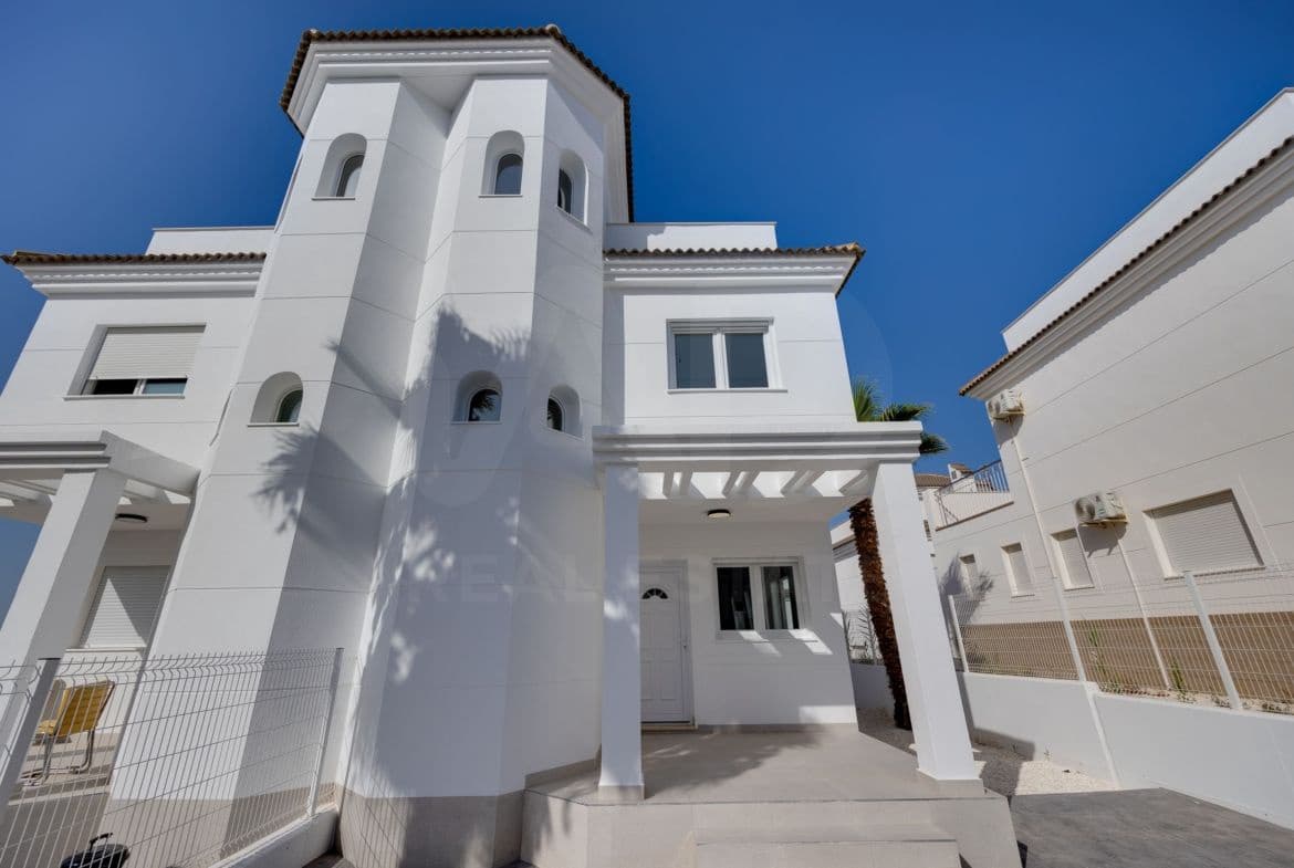 3 soverom Villa til salgs i San Fulgencio med svømmebasseng - € 280 000 (Ref: 9987422)