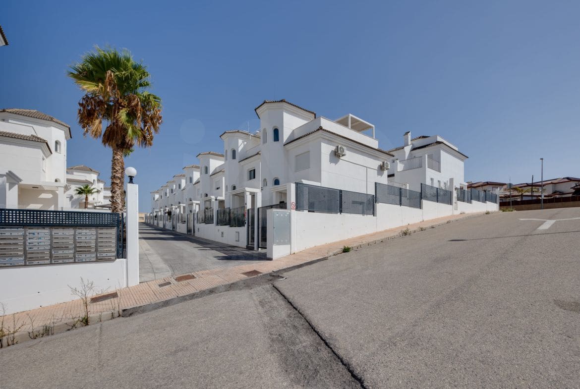 3 soverom Villa til salgs i San Fulgencio med svømmebasseng - € 280 000 (Ref: 9987422)