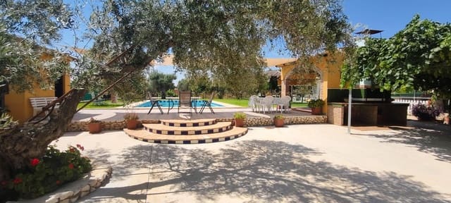 3 soverom Finca/Herregård til salgs i Ecija med svømmebasseng - € 800 000 (Ref: 9987426)