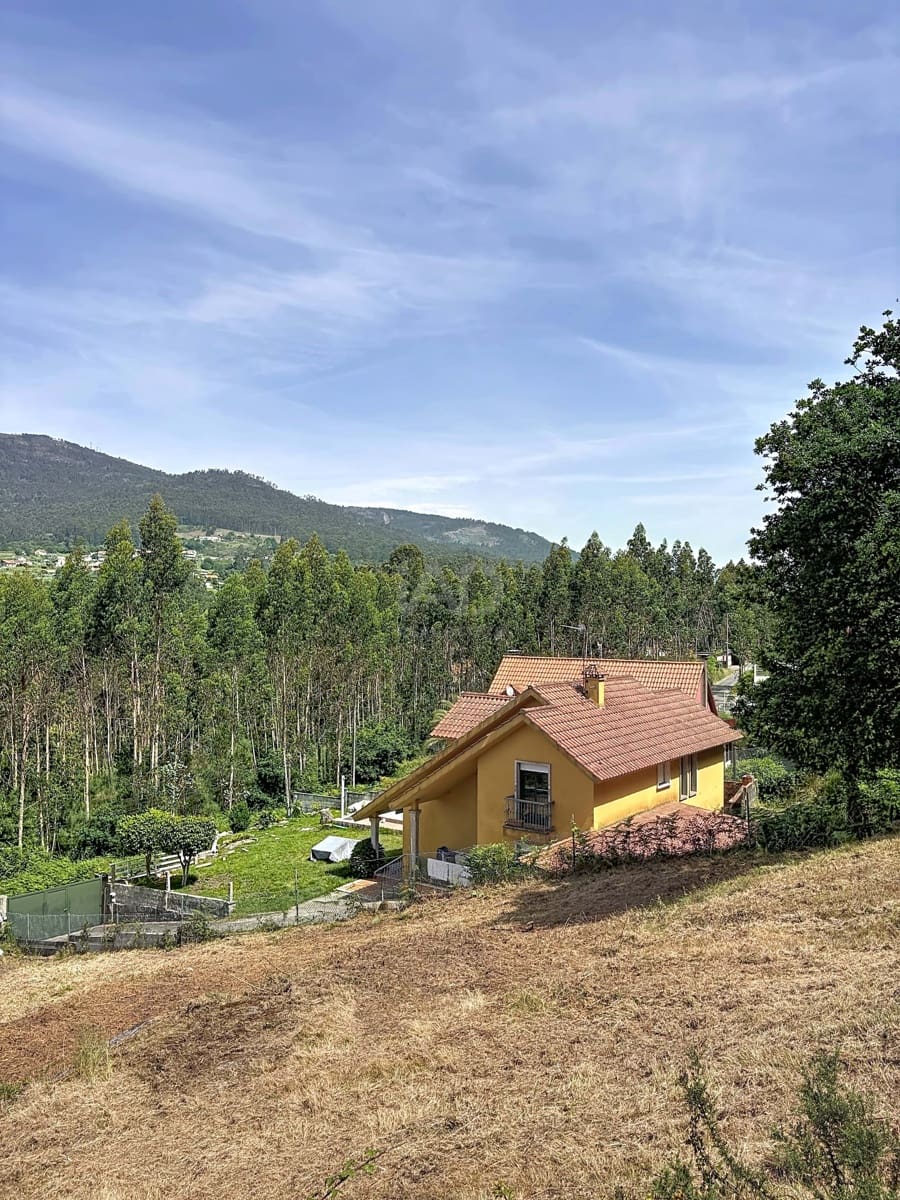 Grond te koop in Pontevedra stad - € 65.000 (Ref: 9987428)