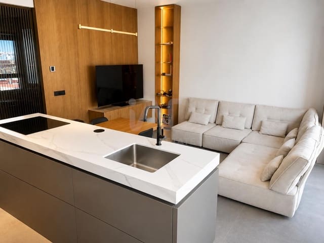 3 slaapkamer Penthouse te koop in Cruz Roja, Capuchinos, Sevilla stad met zwembad garage - € 725.000 (Ref: 9987433)
