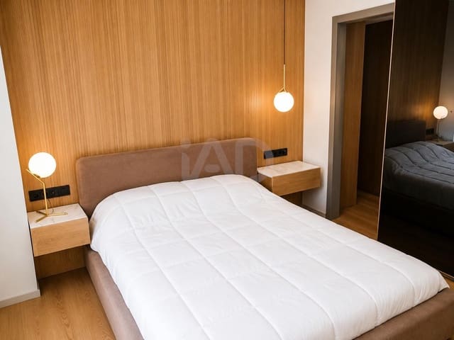 3 slaapkamer Penthouse te koop in Cruz Roja, Capuchinos, Sevilla stad met zwembad garage - € 725.000 (Ref: 9987433)
