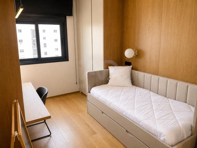 3 slaapkamer Penthouse te koop in Cruz Roja, Capuchinos, Sevilla stad met zwembad garage - € 725.000 (Ref: 9987433)