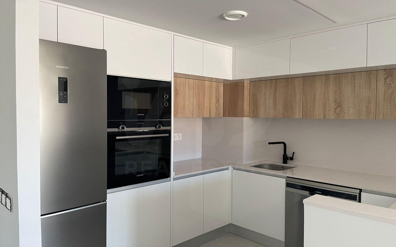 3 makuuhuone Kattohuoneisto myytävänä paikassa Alicante kaupunki mukana uima-altaan - 625 000 € (Ref: 9987436)