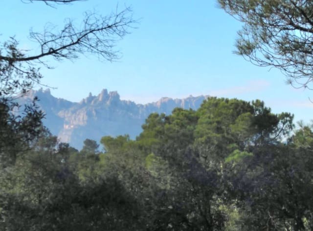 Byggetomt til salgs i Barcelona by - € 52 000 (Ref: 9987438)