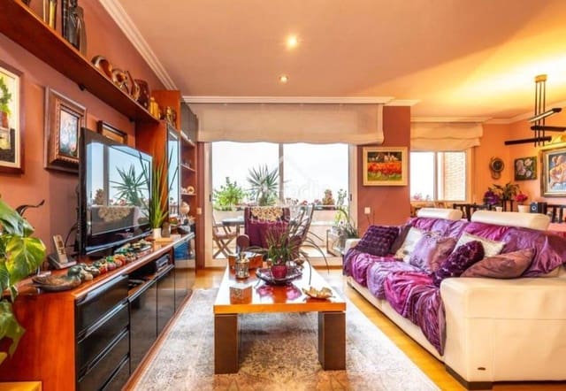 Apartamento de 4 habitaciones en Sant Feliu de Llobregat en venta con piscina - 819.000 € (Ref: 9987445)