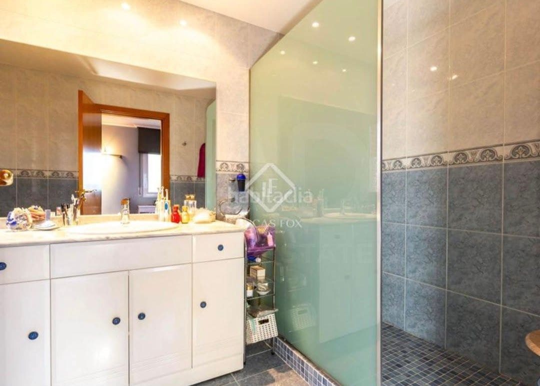 Apartamento de 4 habitaciones en Sant Feliu de Llobregat en venta con piscina - 819.000 € (Ref: 9987445)
