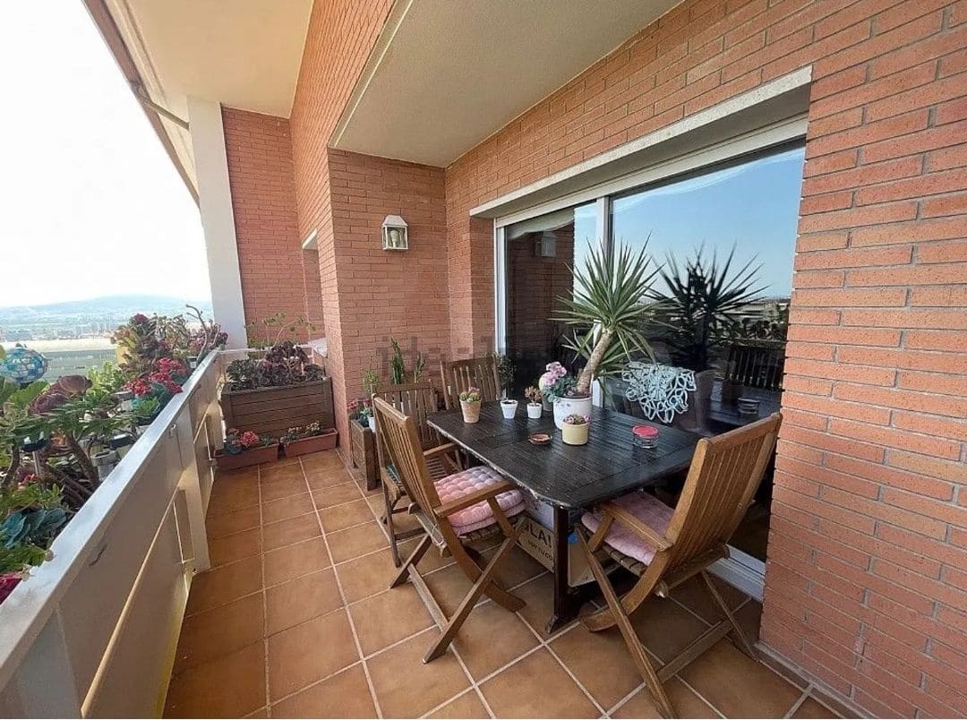 Apartamento de 4 habitaciones en Sant Feliu de Llobregat en venta con piscina - 819.000 € (Ref: 9987445)