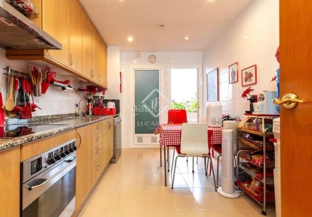 Apartamento de 4 habitaciones en Sant Feliu de Llobregat en venta con piscina - 819.000 € (Ref: 9987445)
