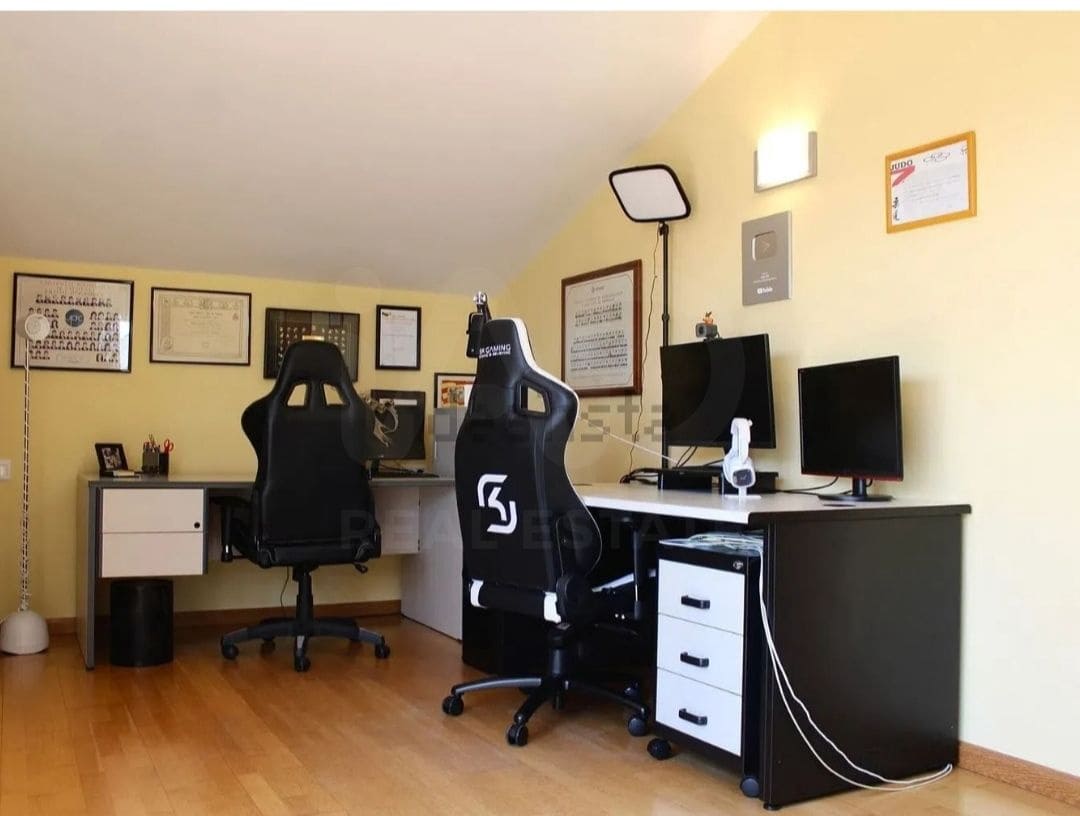 Apartamento de 4 habitaciones en Sant Feliu de Llobregat en venta con piscina - 819.000 € (Ref: 9987445)