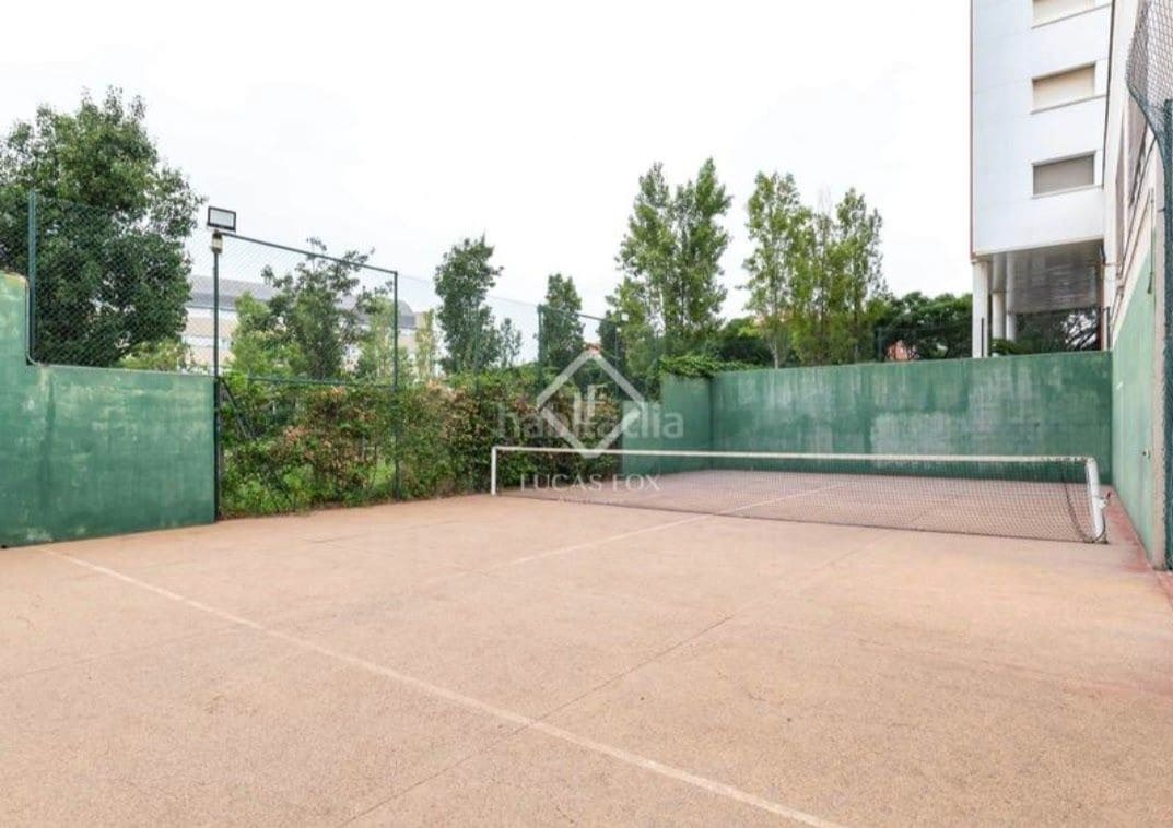 Apartamento de 4 habitaciones en Sant Feliu de Llobregat en venta con piscina - 819.000 € (Ref: 9987445)