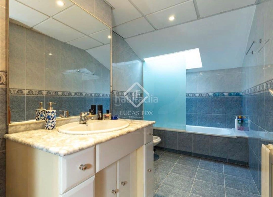 Apartamento de 4 habitaciones en Sant Feliu de Llobregat en venta con piscina - 819.000 € (Ref: 9987445)
