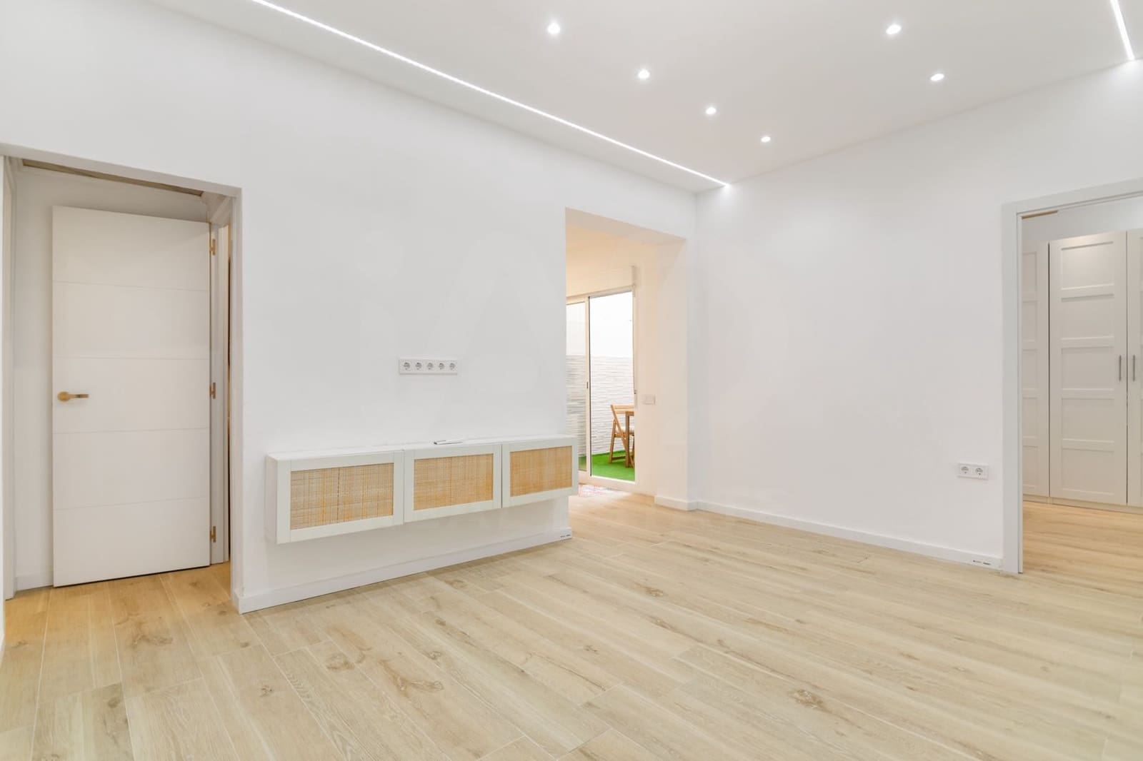 3 soveværelse Lejlighed til salg i Barcelona by - € 328.000 (Ref: 9987446)