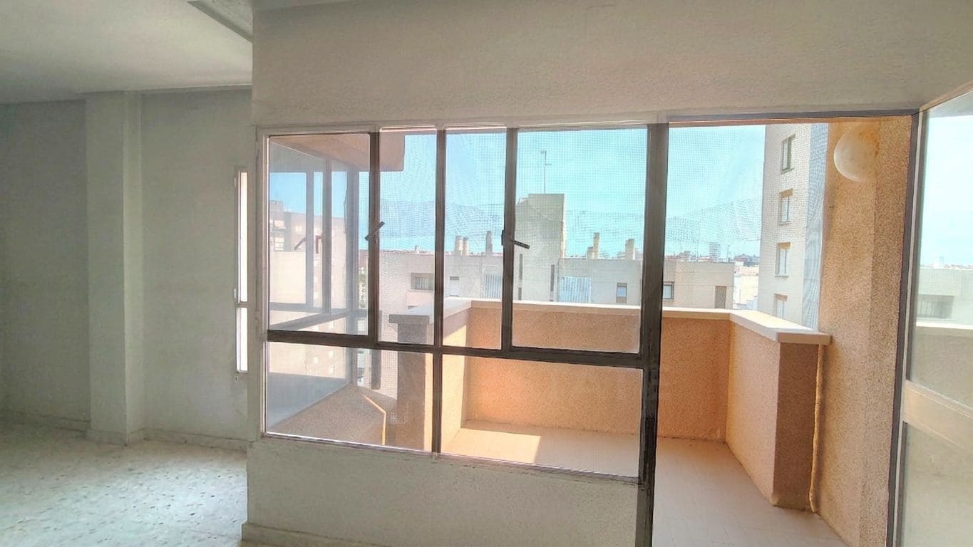 5 soveværelse Lejlighed til salg i Castello de la Plana med swimmingpool garage - € 484.000 (Ref: 9987449)