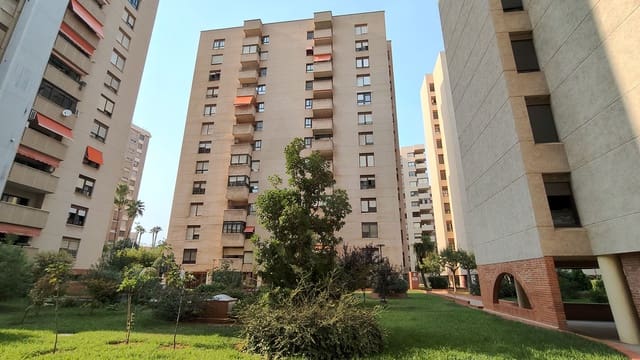 5 soveværelse Lejlighed til salg i Castelló de la Plana med swimmingpool garage - € 484.000 (Ref: 9987449)